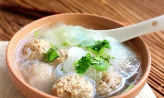 吉祥猫咪出装攻略大全（打造最吉祥的猫咪形象，让你的宠物与众不同）
